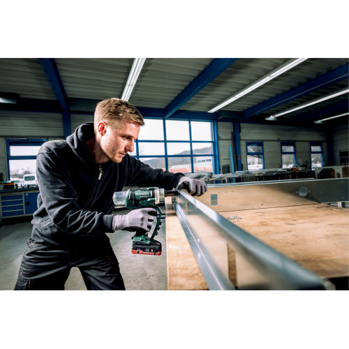 AKU Nitovacia pištoľ METABO NP 18 LTX BL 5.0